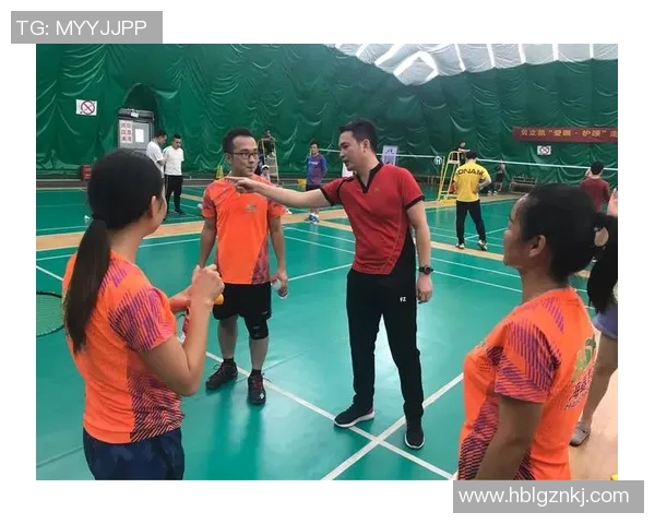 南京羽毛球队与成都羽毛球队赛后复盘分析双方状态与表现对比